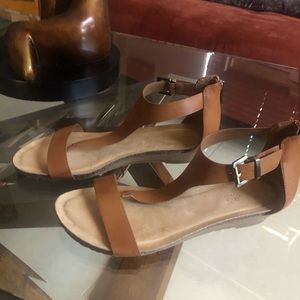 Comfortable sandals with a baby heel.
